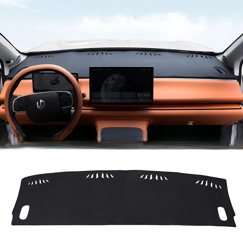 Leapmotor C10 2024-2025 Instrument Panel Light Blocking Pad | Anti-Glare Sunshade for Center Console
