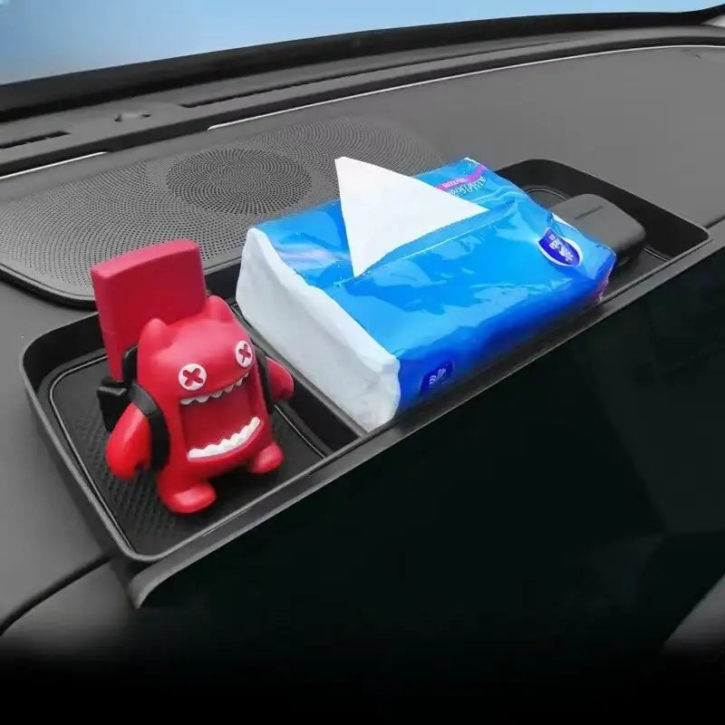 G9  Navigation Screen Rear Storage Box XPENG3