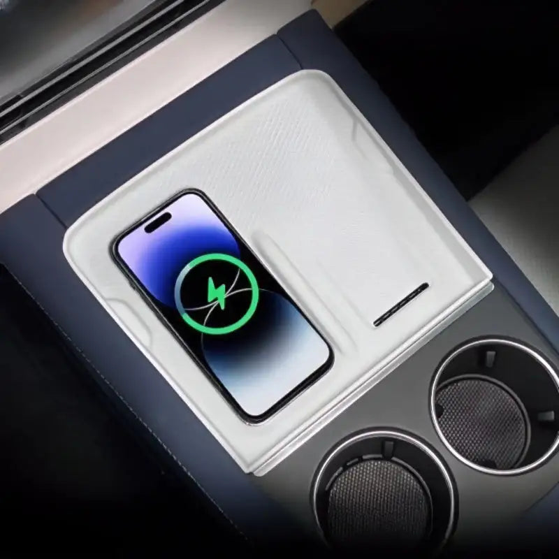 小鵬 G6 中控台矽膠墊，用於無線充電空間