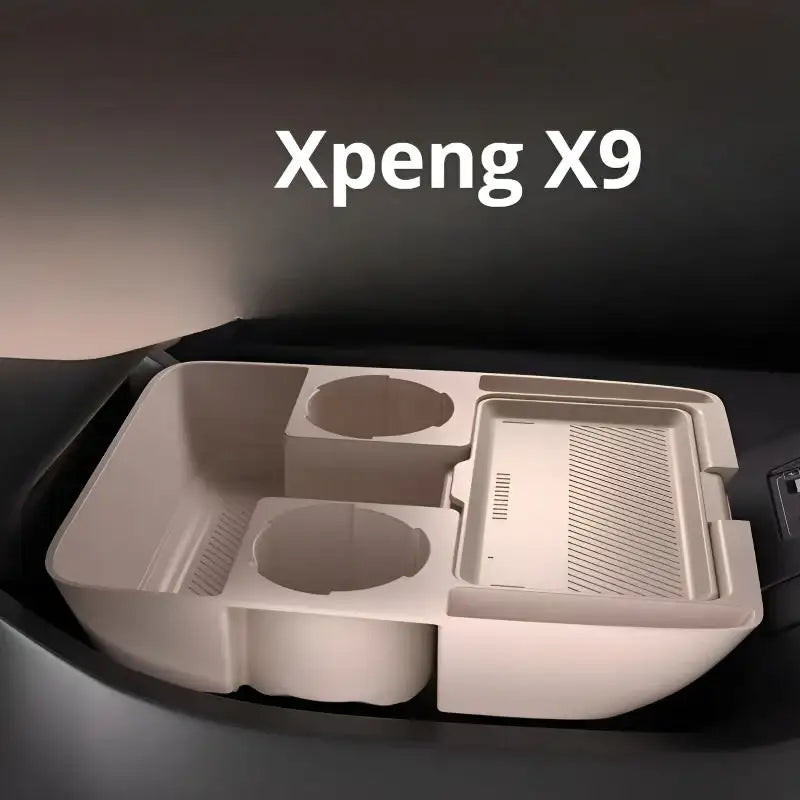 小鵬X9中控台下部收納盒