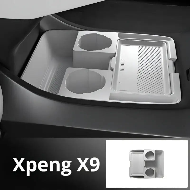小鵬X9中控台下部收納盒