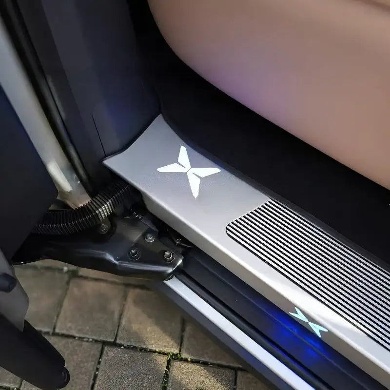 XPeng X9 Aluminum Alloy Center Door Sill with LED Welcome Light