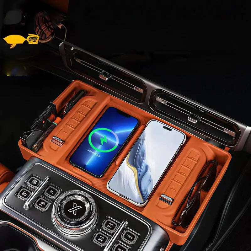 Jetour G700 Charging Silicone Pad Storage Case with Lower Storage Compartment