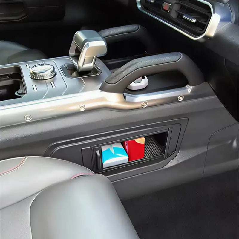 Privacy partition beneath the centre console for Jetour T2 and T2 PHEV