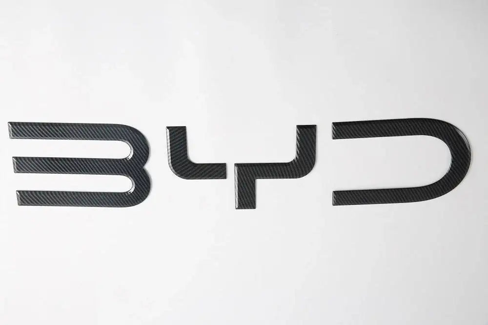 比亚迪鲨鱼6车尾标志，ABS塑料外饰件，黑色车标牌，适用于鲨鱼6车型外部装饰。