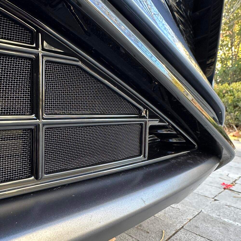 比亚迪海豹7车 grille防护网，汽车外部配件，TOP BYD品牌，展示网状结构和安装细节