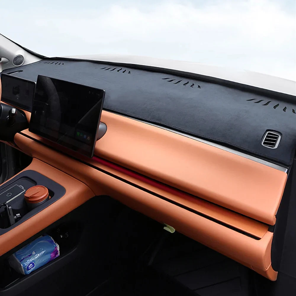 Leapmotor C10 2024-2025 Instrument Panel Light Blocking Pad | Anti-Glare Sunshade for Center Console